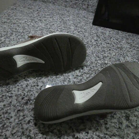 Size 10 Cloud Steppers in Rose Gold - Picture 3 of 4